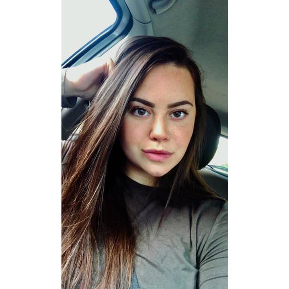 Profile Picture of Chloe Panko (@chloe_hockey2) on Poshmark