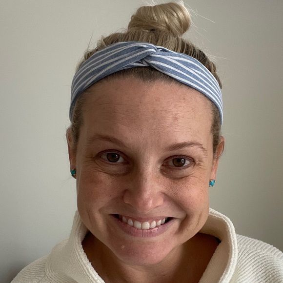 Profile Picture of Carolyn Coutts (@carolyncoutts) on Poshmark