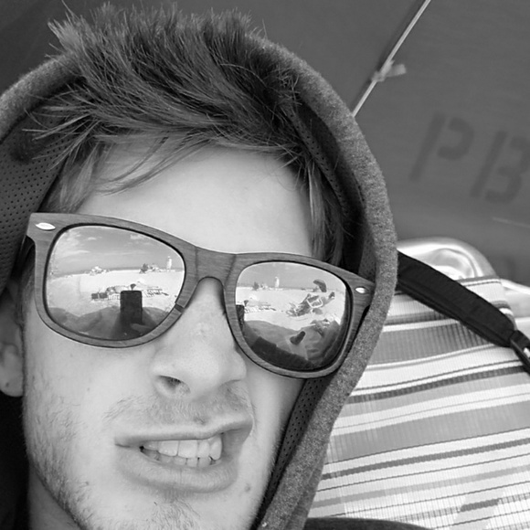 Profile Picture of Greg Blickley (@gblick) on Poshmark