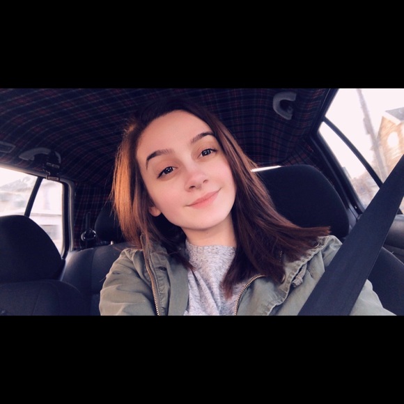 Profile Picture of Kayla Interbartolo (@kaylax24) on Poshmark