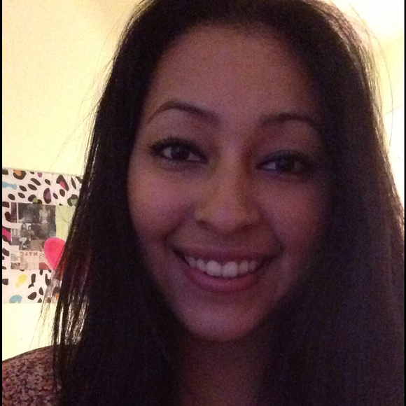 Profile Picture of Lorie Marroquin (@lolo93) on Poshmark