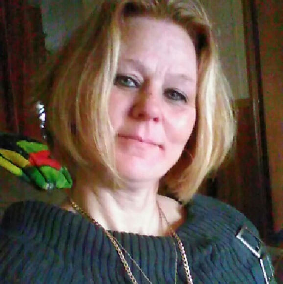 Profile Picture of Bobbiejo Maynard (@bobbiejo44) on Poshmark