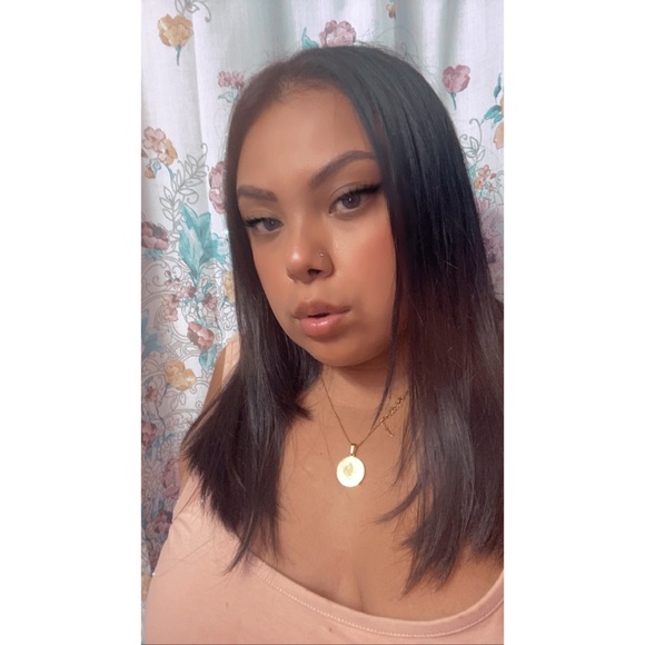 Profile Picture of Giselle Chavez (@gisellechav7) on Poshmark