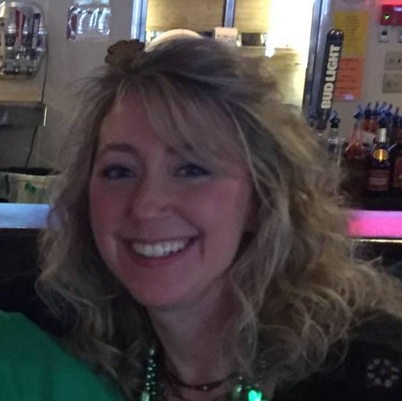 Profile Picture of Mandy Day (@mandy455) on Poshmark