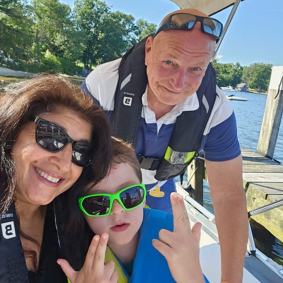 Profile Picture of Dabeyba Carver (@debbiecarver123) on Poshmark