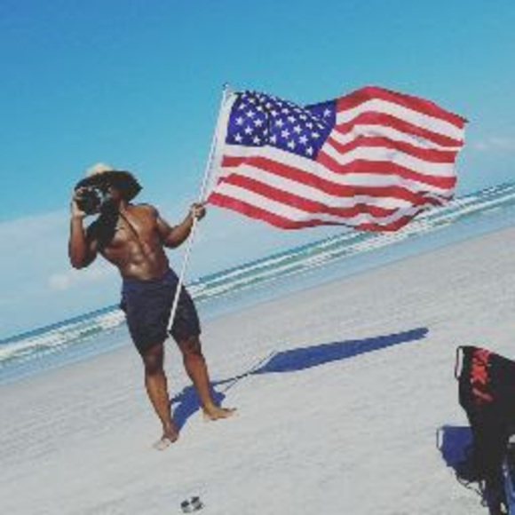 Profile Picture of Xavier Bennett (@xfactor2520) on Poshmark