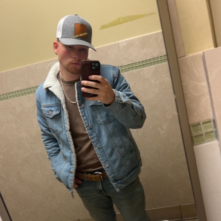 Profile Picture of Cody Barron (@codybarron) on Tiktok