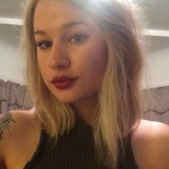 Profile Picture of Marissa Rumbaugh (@marissarumm) on Poshmark