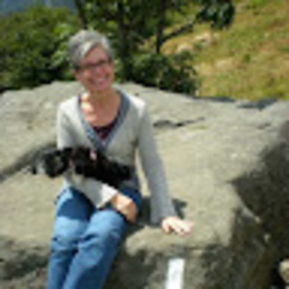 Profile Picture of Rose Alenius-spencer (@ylva_57) on Poshmark