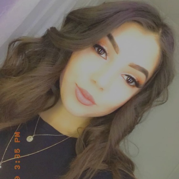 Ruby Meza - Poshmark Profile Picture of Ruby Meza (@ruby_mezaa) on Poshmark