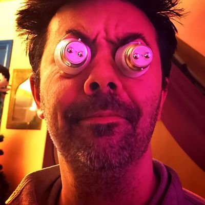 Profile Picture of Wayne Holliday (@electronscape) on Twitter