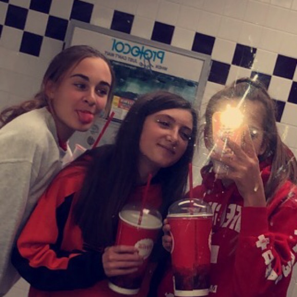 Profile Picture of Ameilia Berghorn (@mealsb07) on Poshmark