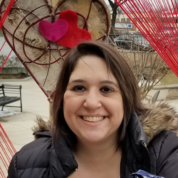 Deborah Harburger - Poshmark Profile Picture of Deborah Harburger (@dsharburger) on Poshmark