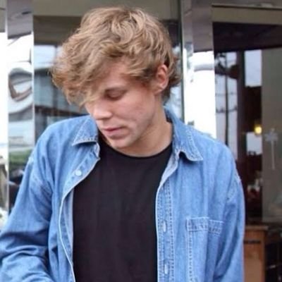 Profile Picture of Ann 🇲🇽⃤ (@AshtonHeartly) on Twitter