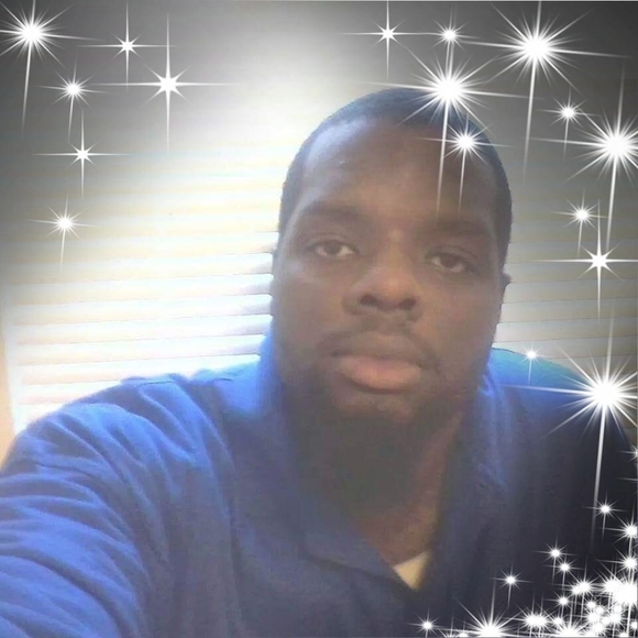 Profile Picture of Jonte imback Hizell (@jonte15) on Poshmark