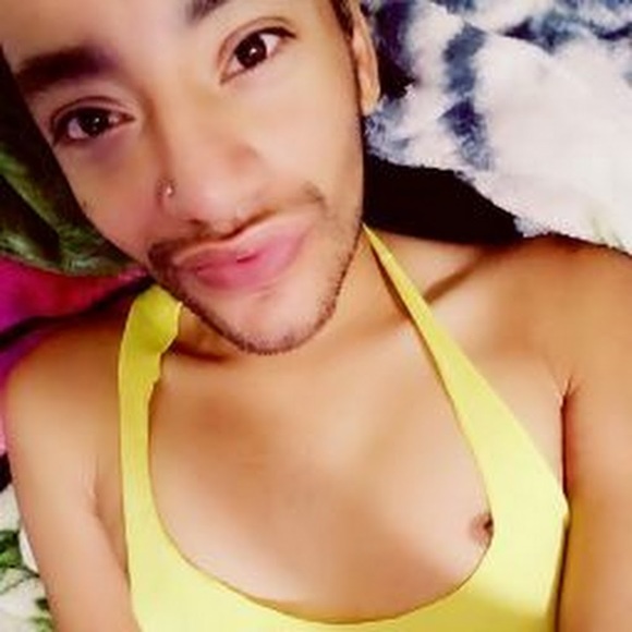 Profile Picture of Alex Monroe (@alex_monroe) on Poshmark