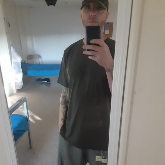 Profile Picture of Dustin Shackelford (@dustinshackelfo) on Poshmark