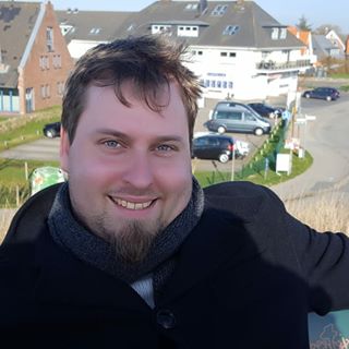 Profile Picture of Robin He (@robin.he.75) on Facebook