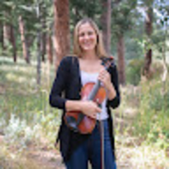 Profile Picture of Elizabeth Cunha (@cunhastrings) on Poshmark