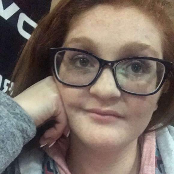 Profile Picture of Lexy Mcculley (@lexymcculley) on Poshmark