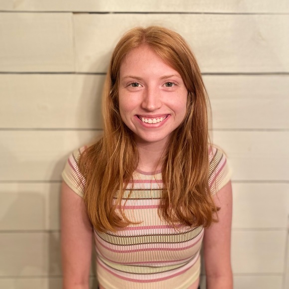 Profile Picture of Emery Thomas (@emerye03) on Poshmark