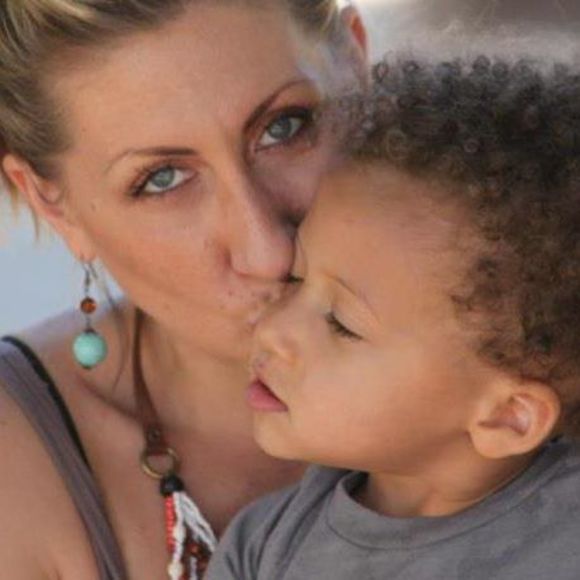 Profile Picture of Laurel Hendrixson (@laurelhend) on Poshmark