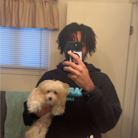 Profile Picture of Isaiah Kelly (@isaiahak) on Poshmark