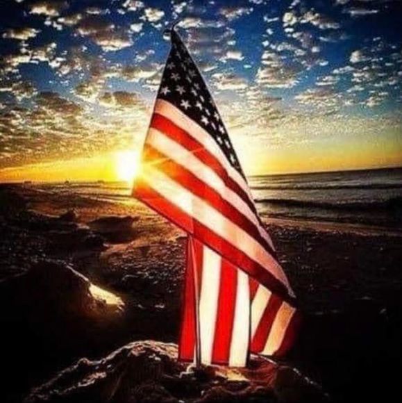 Profile Picture of Charlene Hansen (@cbreuker9) on Poshmark