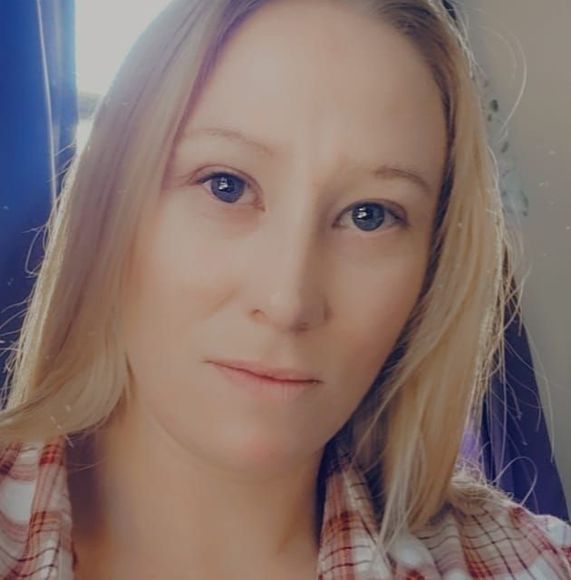 Profile Picture of Rachel Seastrand (@rseastrand) on Poshmark