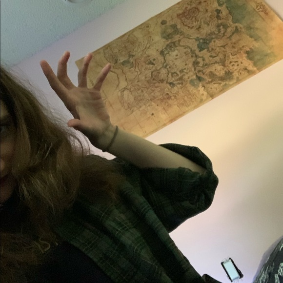 Profile Picture of Hannah Caronna (@aveyhannahh) on Poshmark