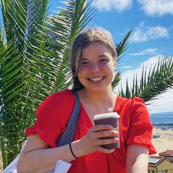 Profile Picture of Allison Hoschtetler (@ahglitterbugz) on Poshmark