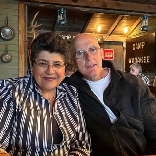 Profile Picture of monadumais (@monadumais) on Instagram