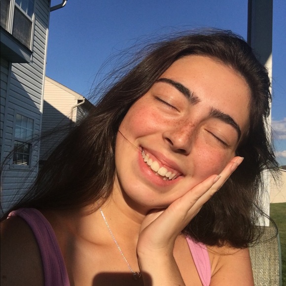 Profile Picture of Jules Bernardo (@julesbernardo) on Poshmark