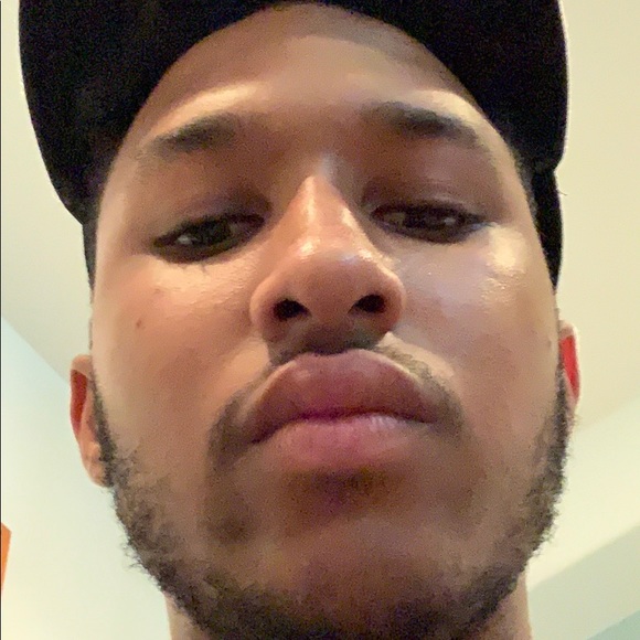 Profile Picture of Kenneth Neal (@kneal21124) on Poshmark