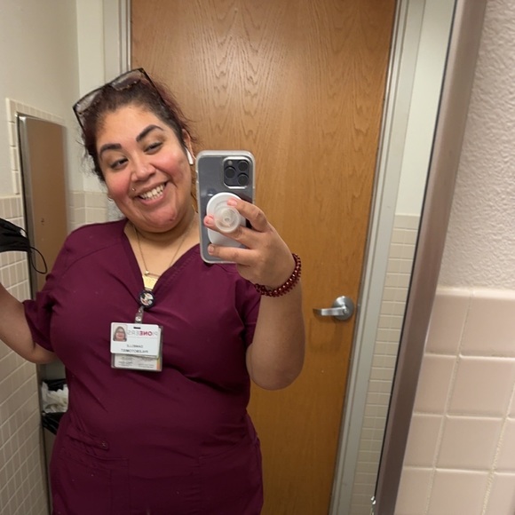 Profile Picture of Danielle Gerardo (@danii0412) on Poshmark