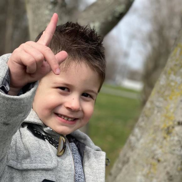 Profile Picture of Mili Ferrua (@miliferrua) on Poshmark