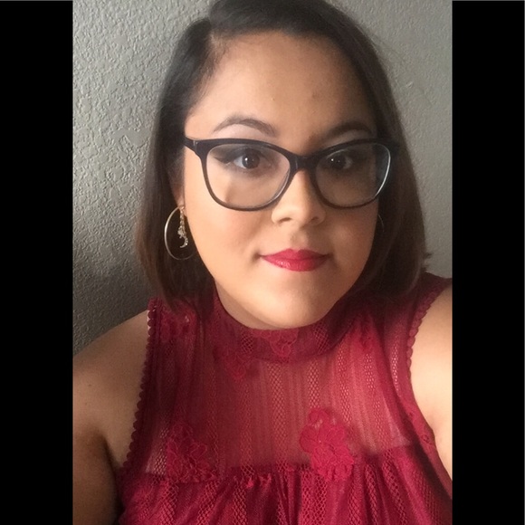 Profile Picture of Diana Huerta (@dhuerta127) on Poshmark