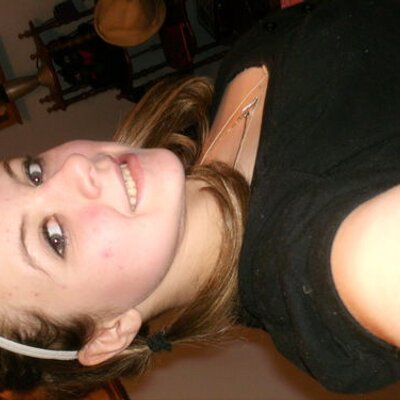 Profile Picture of Raven Wiley (@TheEmoDork) on Twitter