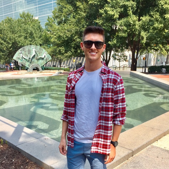 Profile Picture of Scot Gray (@scotjgray) on Poshmark