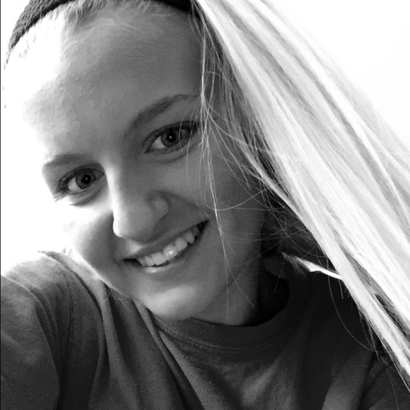 Profile Picture of Brentley Smith (@bsmith8) on Poshmark