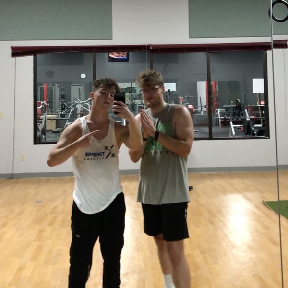 Profile Picture of Bradley Staron (@brad_staron) on Poshmark