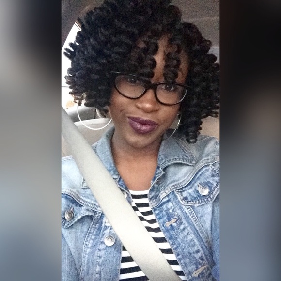 Profile Picture of Adriane Fields (@itsajanay) on Poshmark