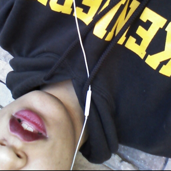 Jazmine Harper - Poshmark Profile Picture of Jazmine Harper (@jazz_is_mine) on Poshmark