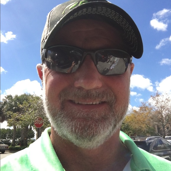 Profile Picture of Ron Jacobs (@rjake55) on Poshmark