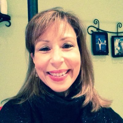 Profile Picture of Lisa Acevedo (@lisaacevedo12) on Twitter