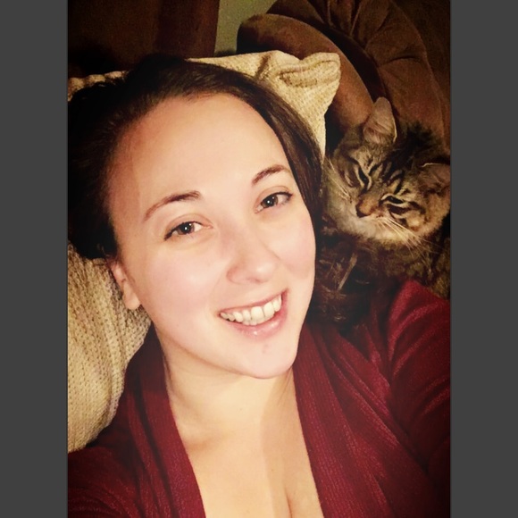 Profile Picture of Kirsten Bonaiuto (@kirkle28) on Poshmark