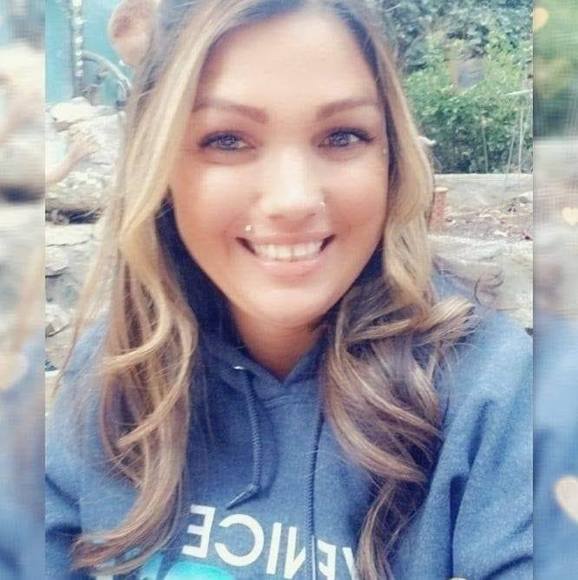 Profile Picture of Alaina Mcmahon (@143alaina143) on Poshmark