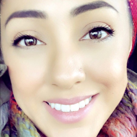Profile Picture of Pamela Sireech (@psireech85) on Poshmark
