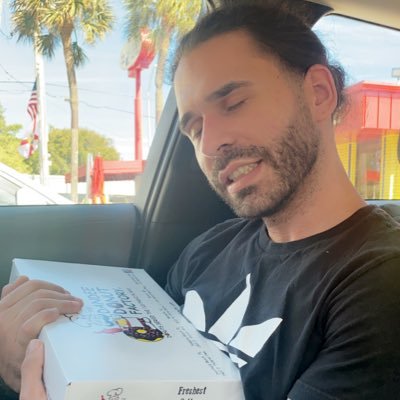 Profile Picture of Dominic Calderone (@HellaCatzz) on Twitter