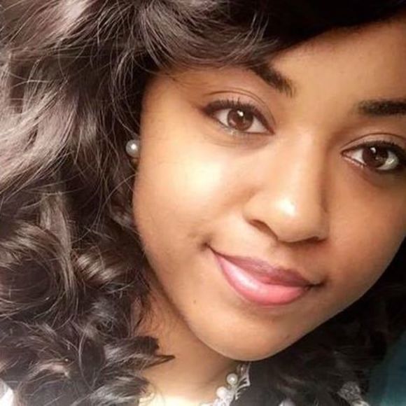 Profile Picture of Christine Torry (@candice601) on Poshmark